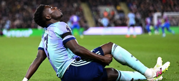 英媒惊爆，萨卡腿筋撕裂，争冠前景堪忧，或将缺席至明年三月初！