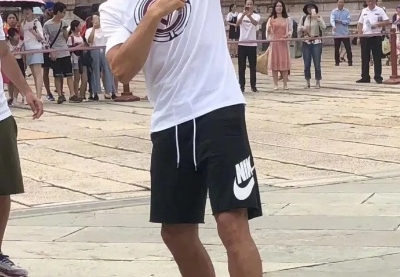 姆巴佩致敬C罗，进球后模仿庆祝动作，赛后转发C罗社媒照片引发热议