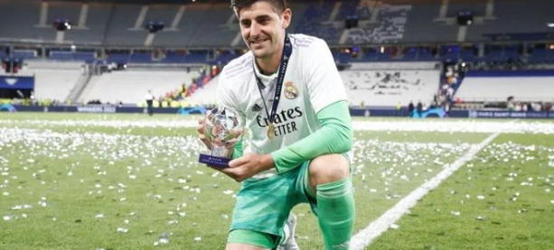 毕竟只有32岁！西媒曝库尔图瓦拒赴沙特，一心求与皇马续约续写辉煌