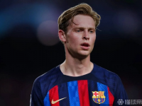 英媒曝，巴萨急欲低价甩卖德容，曼联再燃兴趣，红魔欲迎中场新核