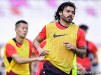 高拉特5亿人民币年薪领跑中国足球市场，孔卡紧随其后