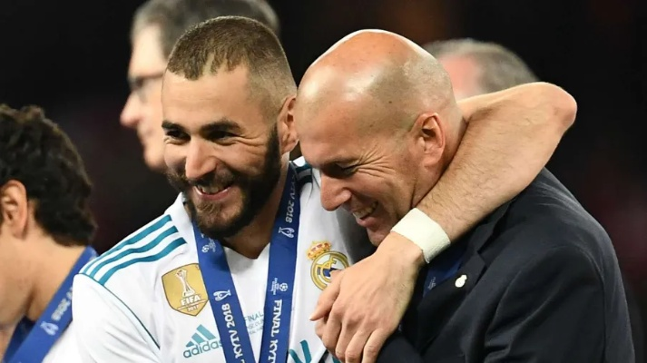 36岁本泽马考虑本赛季结束后退役，已同意回归皇马担任大使，传奇前锋的告别与新的征程