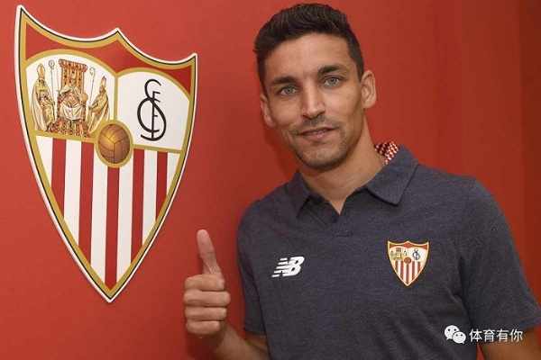 纳瓦斯告别塞维利亚主场,球员们身着特别版球衣致敬传奇 纳瓦斯告别塞维利亚主场,球员们身着特别版球衣致敬传奇