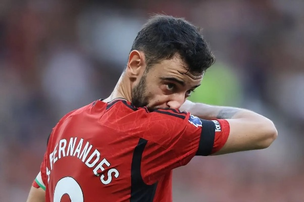 阿莫林离别阴影笼罩，葡体四连败曼联两连败，足球赛场风云突变